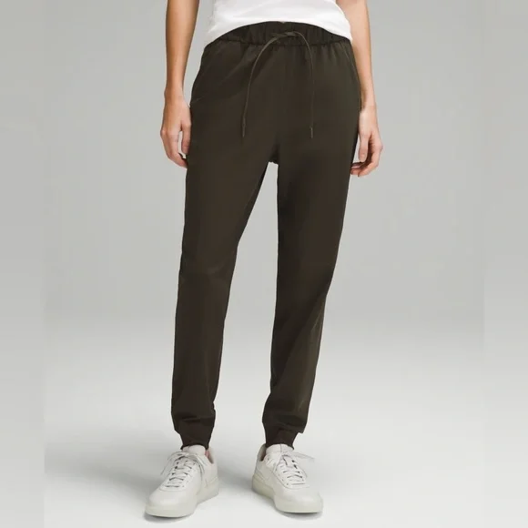 Lululemon Army Green High Rise Joggers Size 4 Stretch Athletic Drawstring - Picture 1 of 6